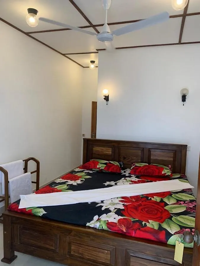 Sea Look Beach Restaurant Pub & Rooms Negombo Bed & Breakfast