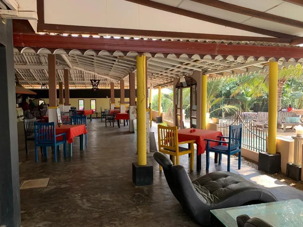 Sea Look Beach Restaurant Pub & Rooms Negombo