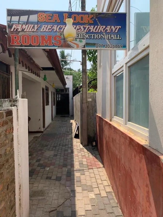 Sea Look Beach Restaurant Pub & Rooms Negombo