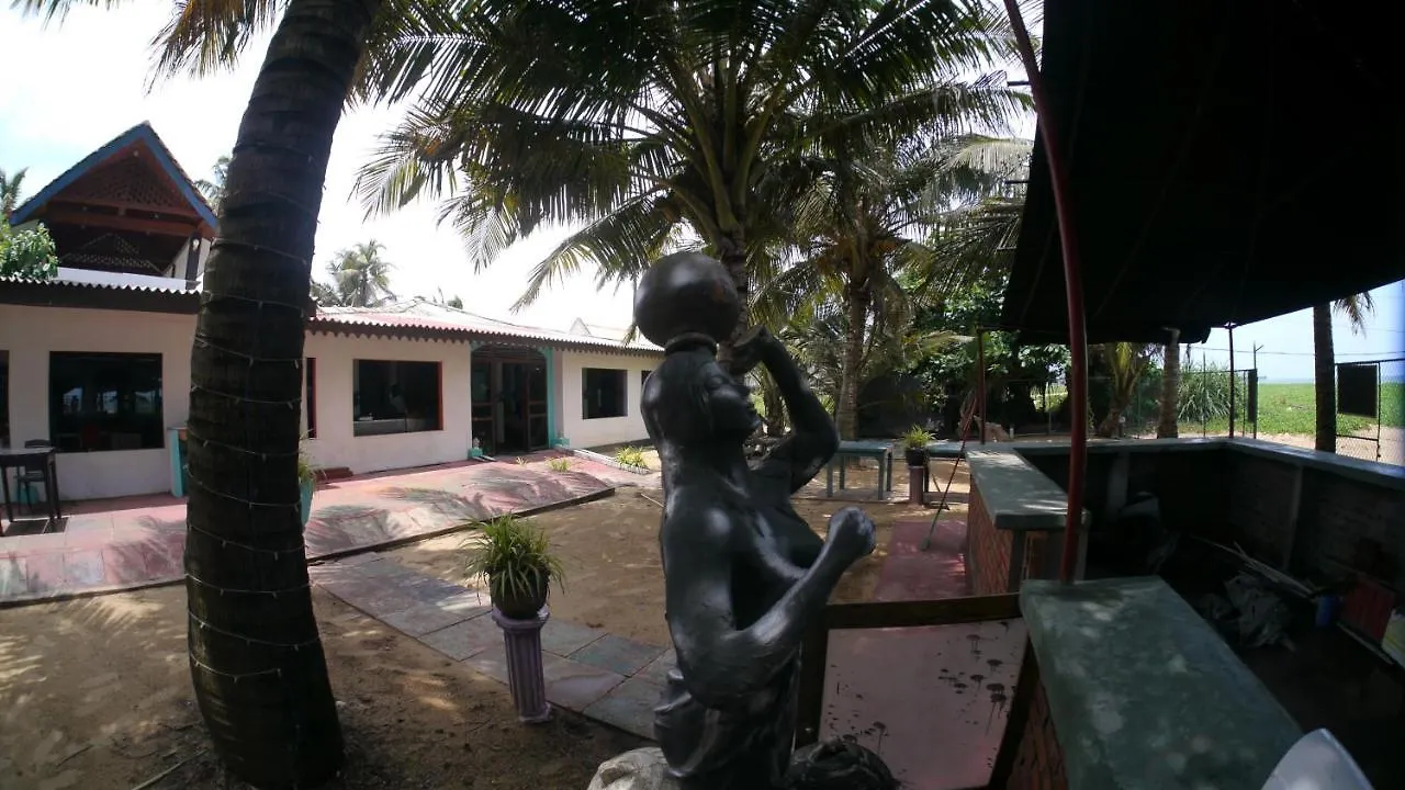 Sea Look Beach Restaurant Pub & Rooms Negombo