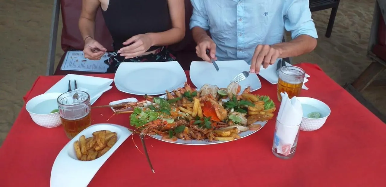 Bed & Breakfast Sea Look Beach Restaurant Pub & Rooms Negombo Sri Lanka